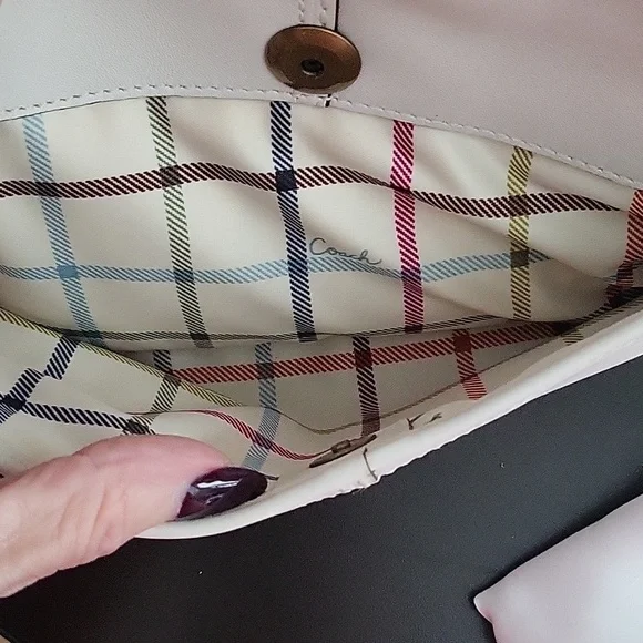 SOLD Coach 2008 Winter White Shoulder Bag - Picture 16 of 16